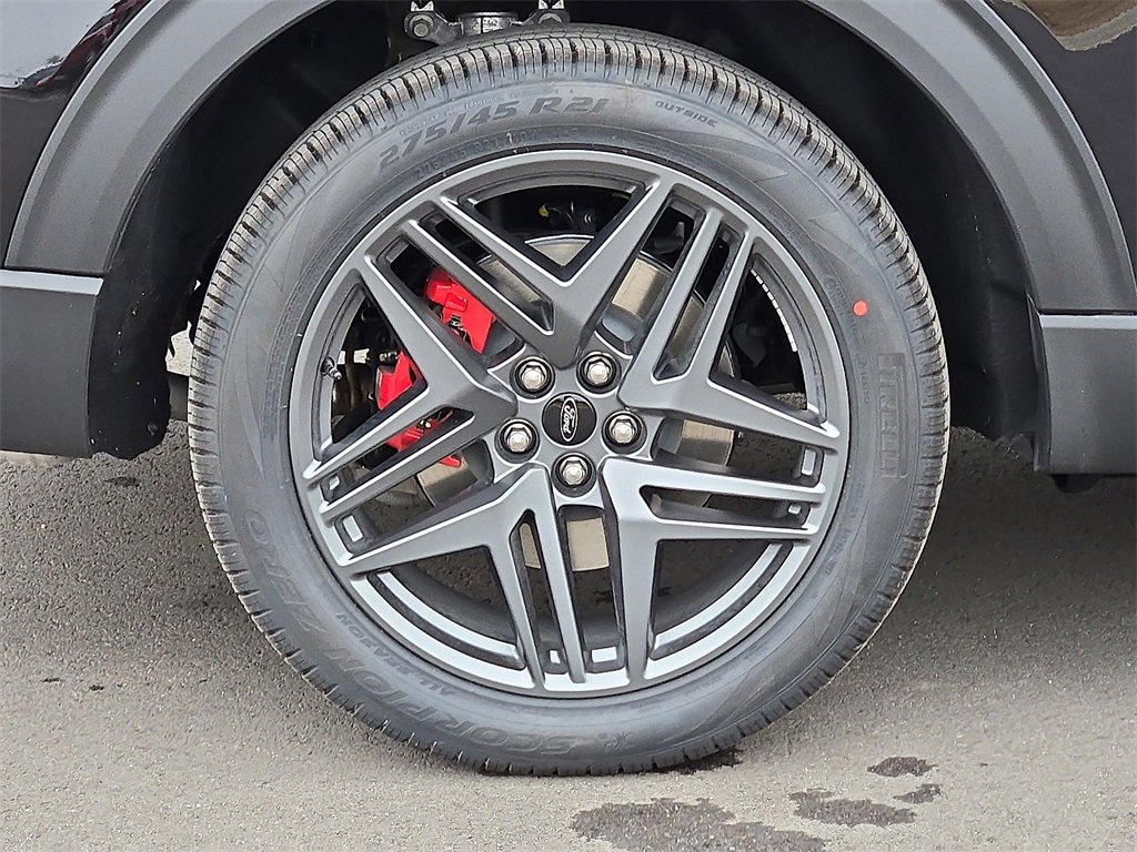 Used 2025 Ford Explorer ST image 7