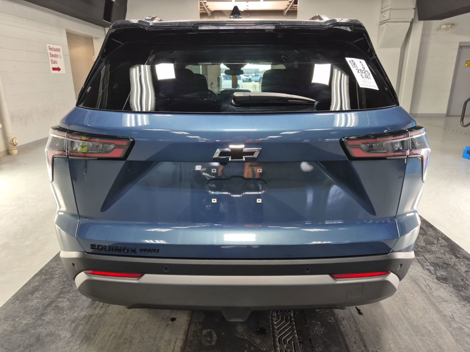 Used 2025 Chevrolet Equinox LT w/ Midnight Edition image 13