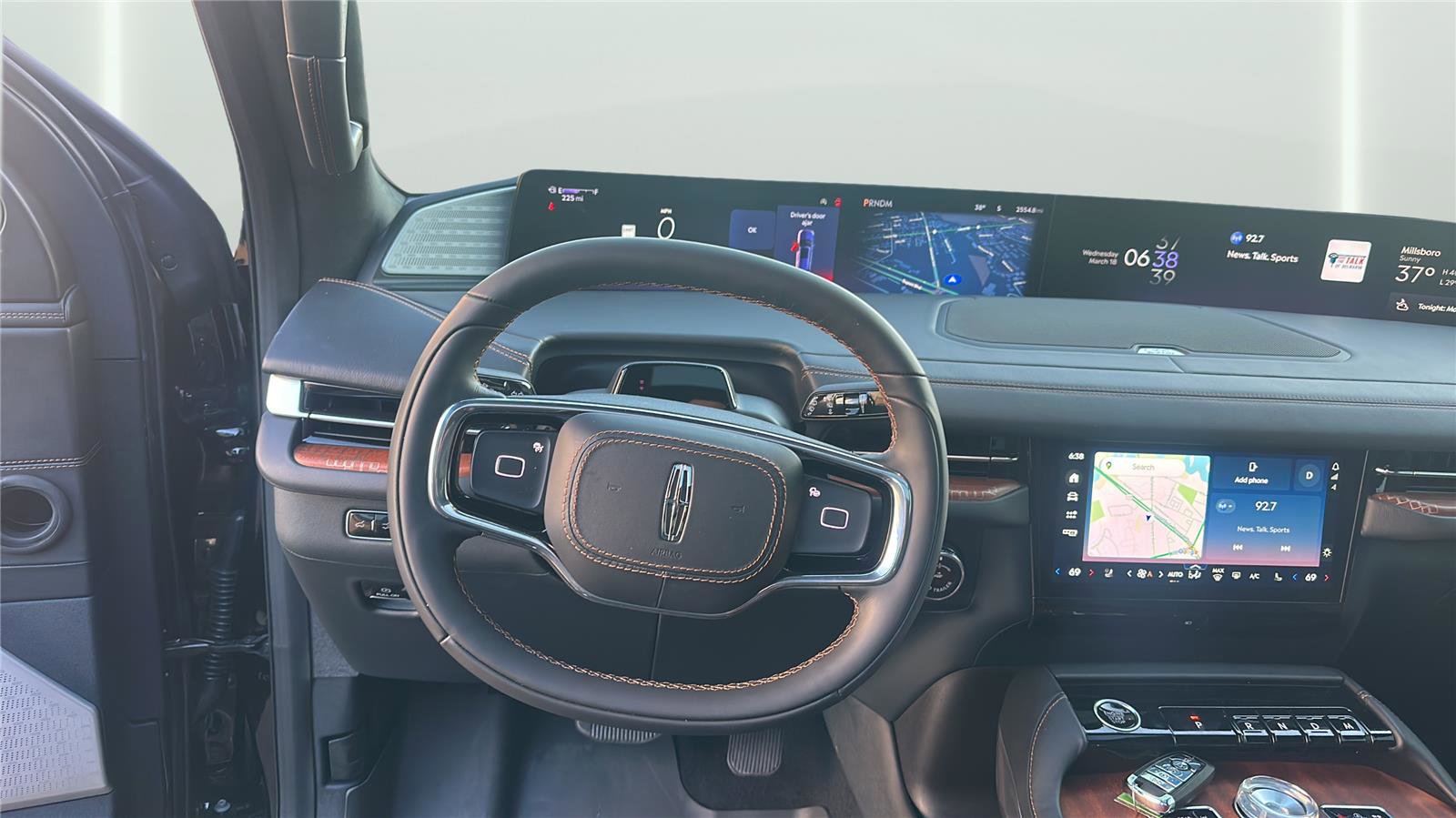 Used 2025 Lincoln Navigator Black Label image 14