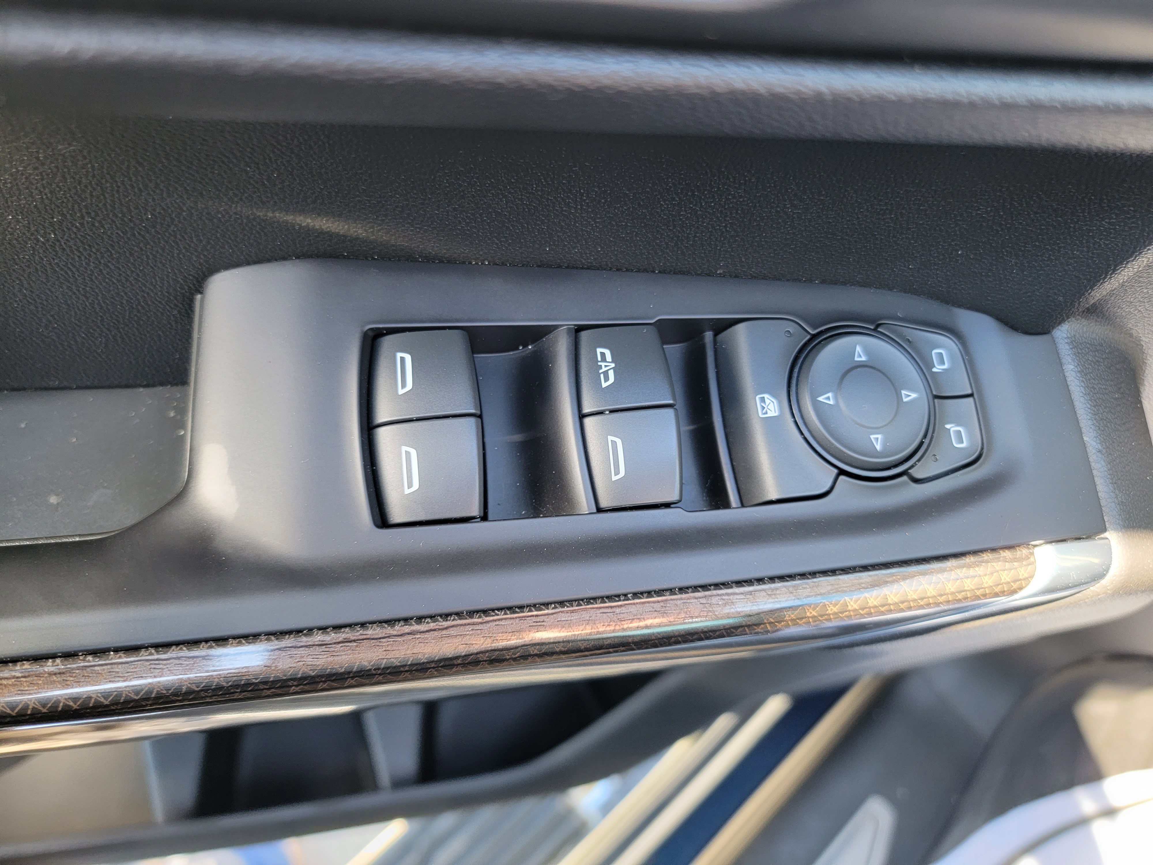 Used 2020 Chevrolet Silverado 1500 LT w/ Texas Edition image 16