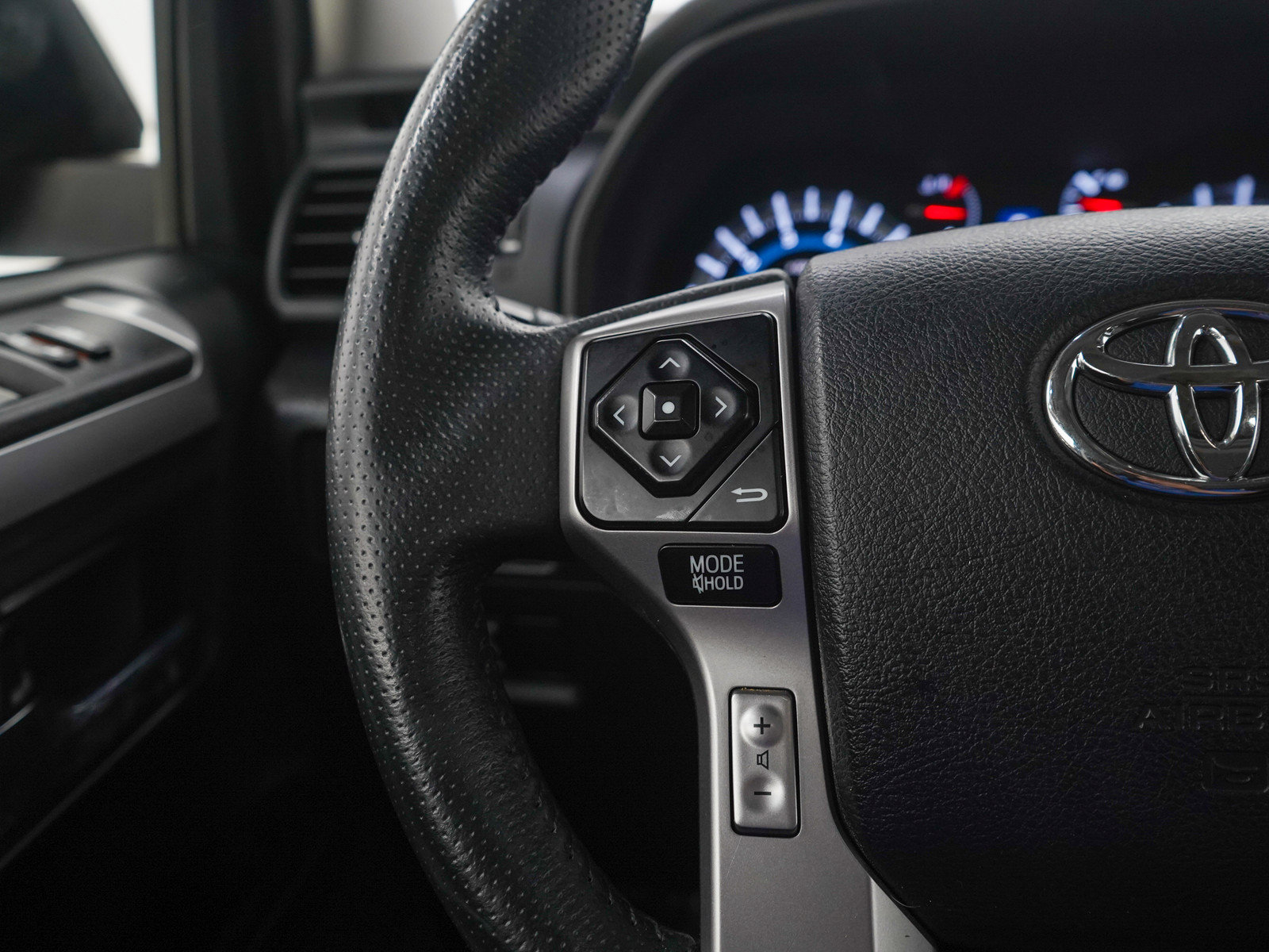Used 2015 Toyota 4Runner SR5 Premium AWD/4WD image 24