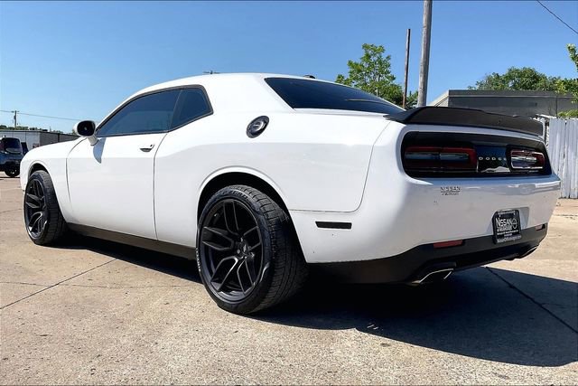 Used 2018 Dodge Challenger SXT w/ Blacktop Package RWD image 4