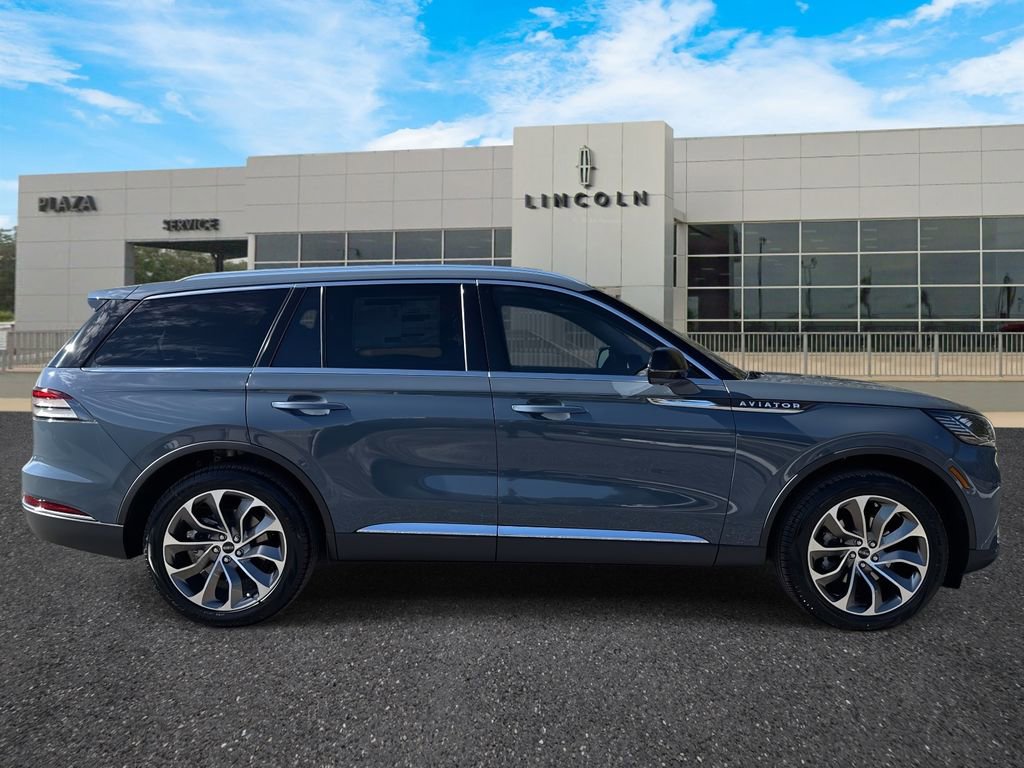 New 2026 Lincoln Aviator Reserve image 2