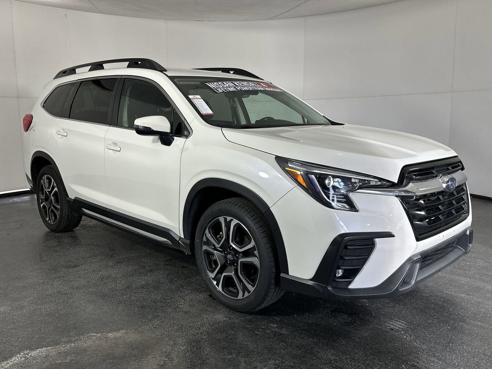 Used 2023 Subaru Ascent Limited image 2