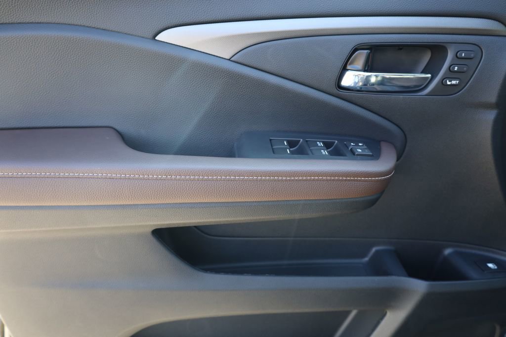 New 2025 Honda Ridgeline RTL+ image 10