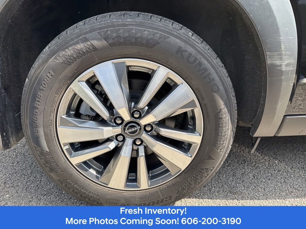 Used 2024 Nissan Pathfinder SL AWD/4WD image 4
