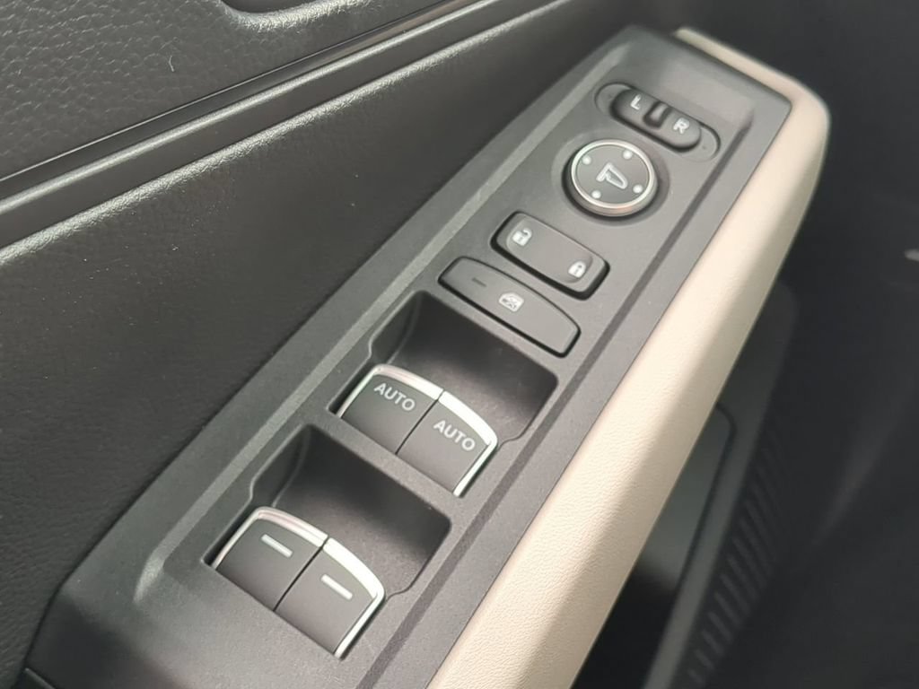 Certified 2025 Honda Accord LX image 19