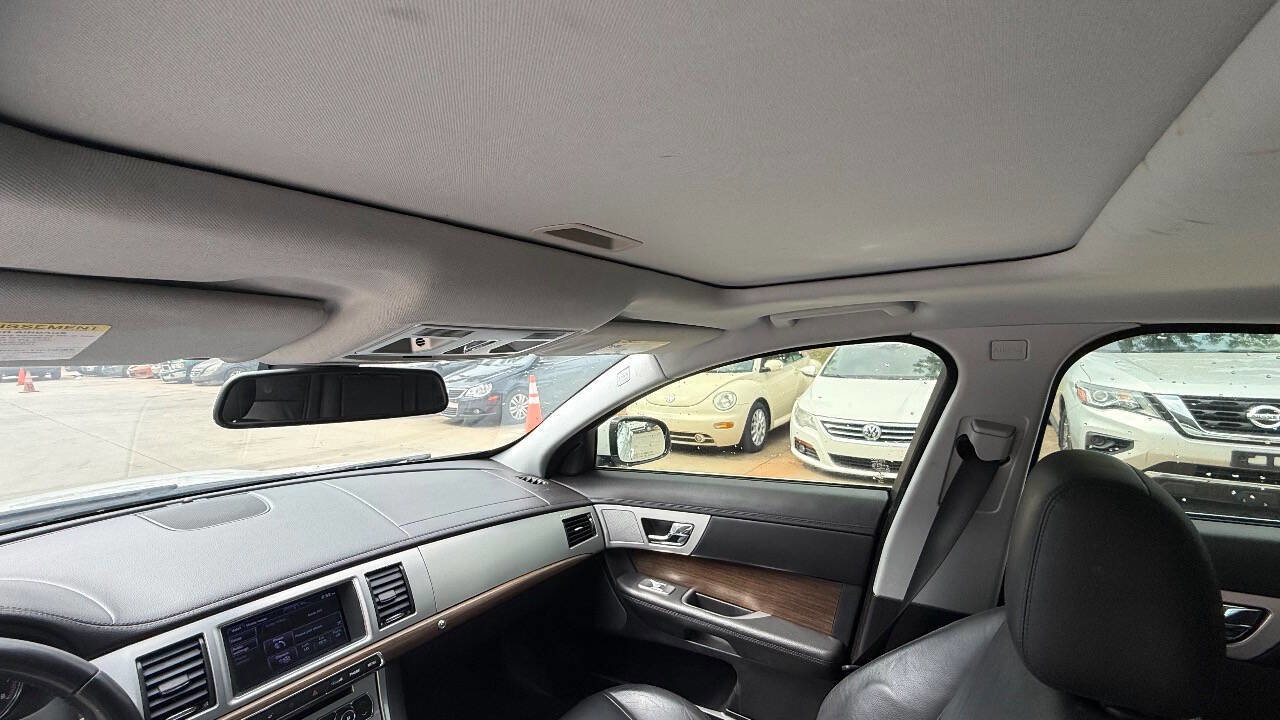 Used 2013 Jaguar XF RWD image 59