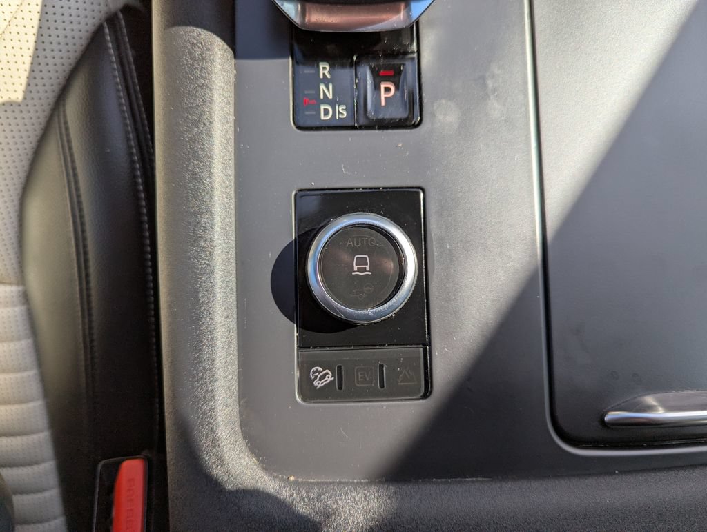 Used 2022 Land Rover Discovery S R-Dynamic AWD/4WD image 25