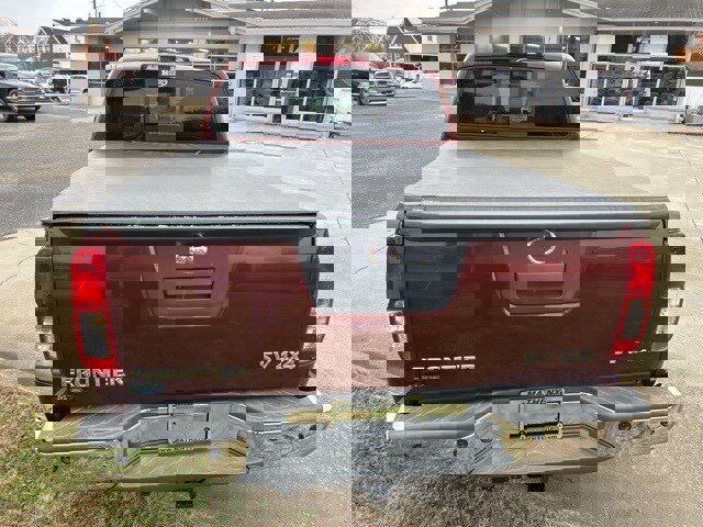 Used 2016 Nissan Frontier SV image 8