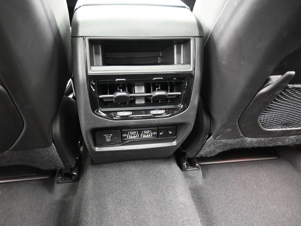Used 2024 Jeep Grand Cherokee Overland w/ Luxury Tech Group IV AWD/4WD image 42