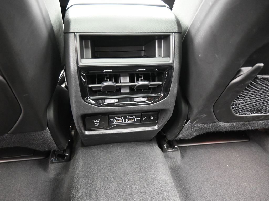 Used 2024 Jeep Grand Cherokee Overland w/ Luxury Tech Group IV image 42