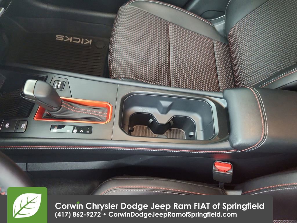 Used 2025 Nissan Kicks SR w/ Illumination Package image 27