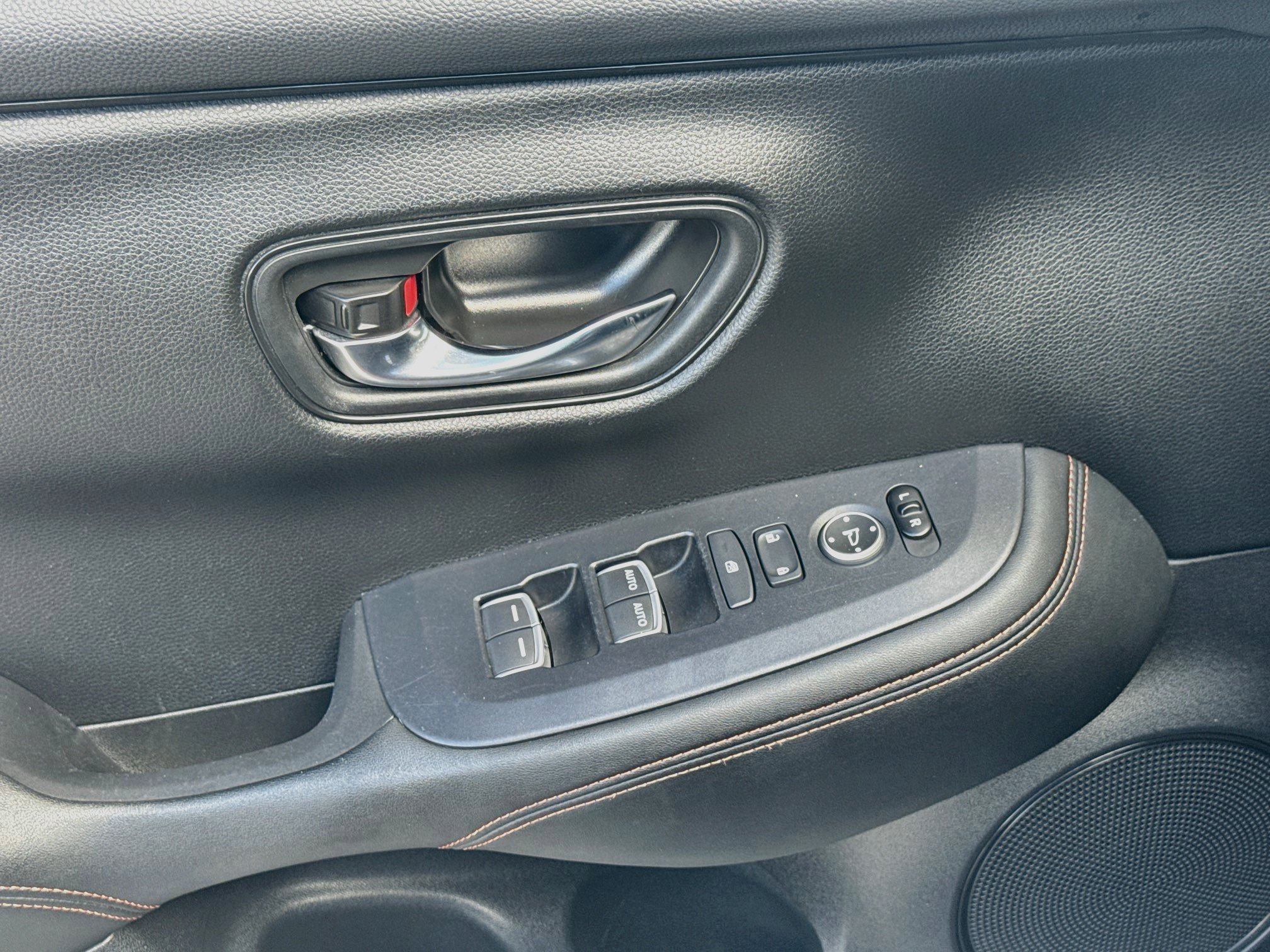 Used 2024 Honda HR-V Sport image 16