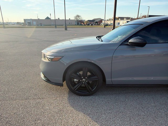 Used 2025 Honda Accord Sport image 9