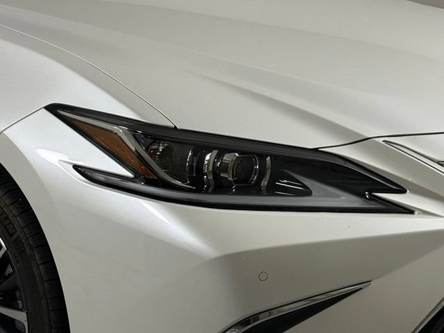 Certified 2025 Lexus ES 300h w/ Premium Package FWD image 16