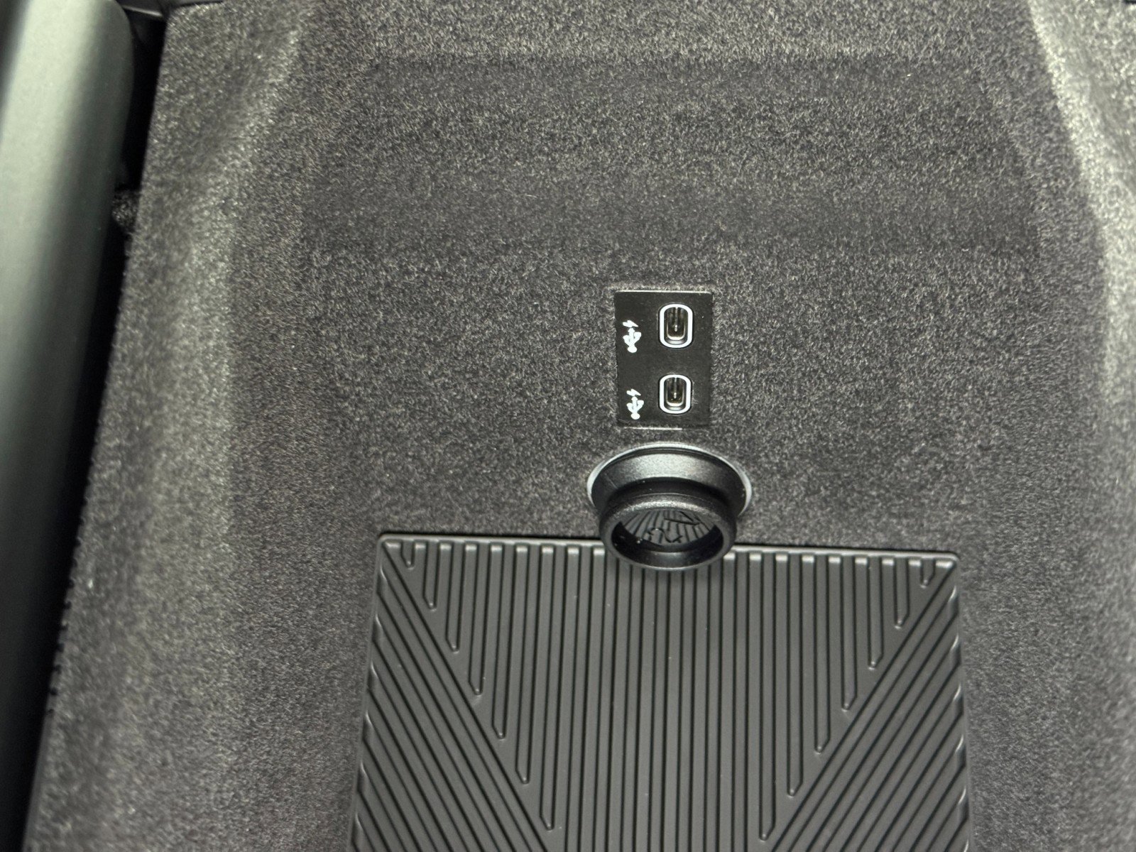 Used 2023 BMW i7 xDrive60 w/ Executive Package 2 image 36