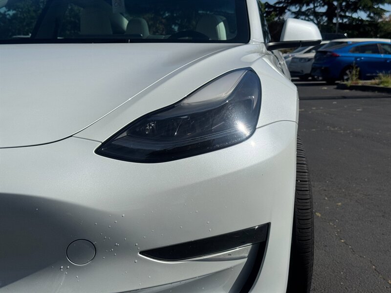 Used 2023 Tesla Model 3 Standard Range RWD image 3