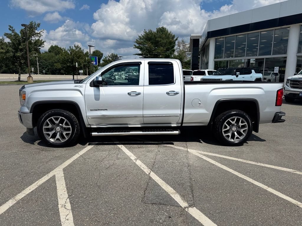 Used 2015 GMC Sierra 1500 SLT w/ SLT Preferred Package AWD/4WD image 2