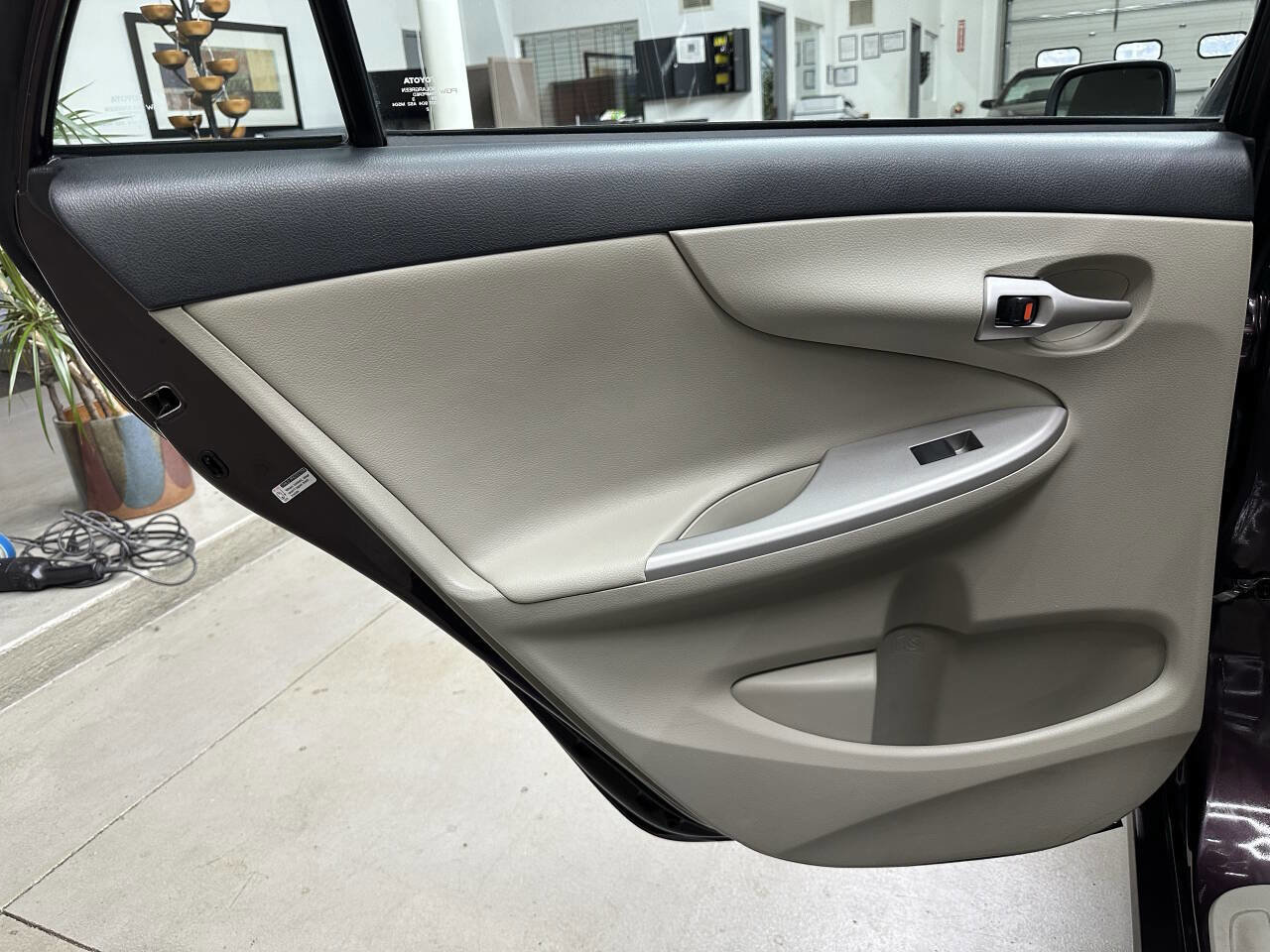 Used 2013 Toyota Corolla LE Special Edition FWD image 12