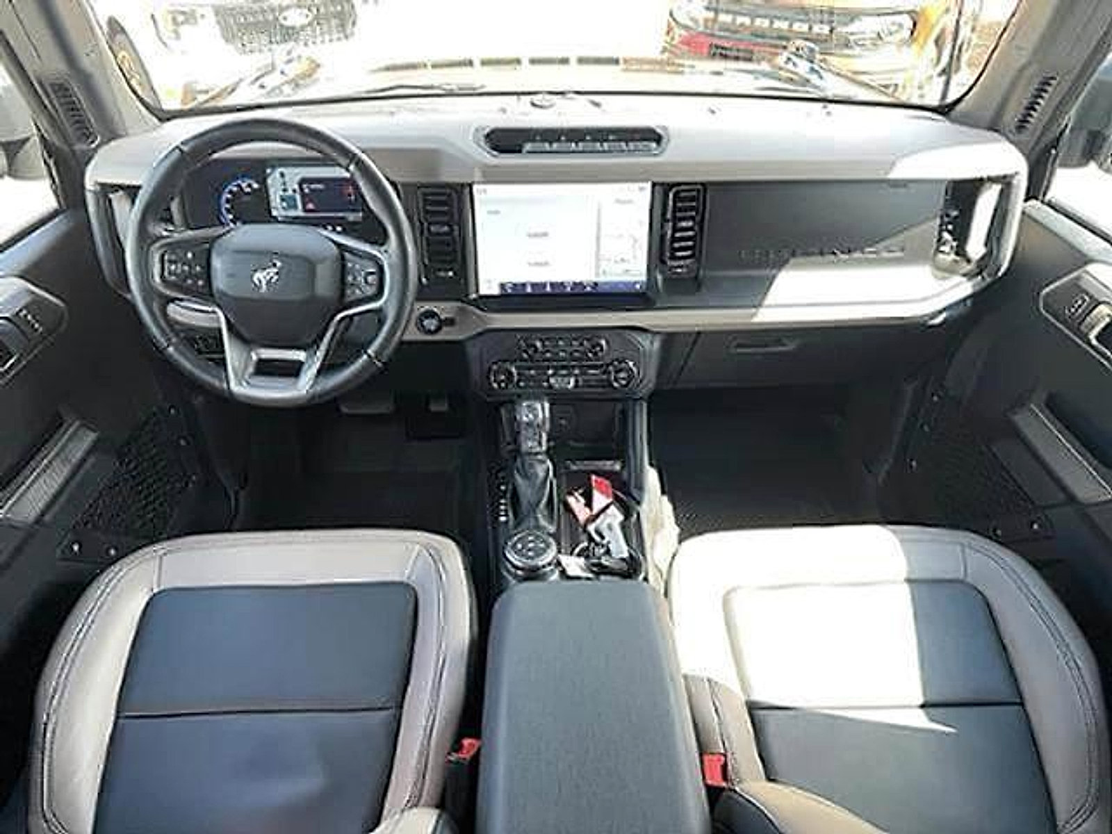 Used 2023 Ford Bronco Wildtrak image 11