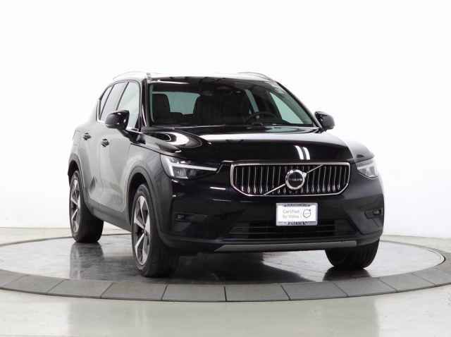 Certified 2023 Volvo XC40 B5 Plus w/ Protection Package Premier image 1
