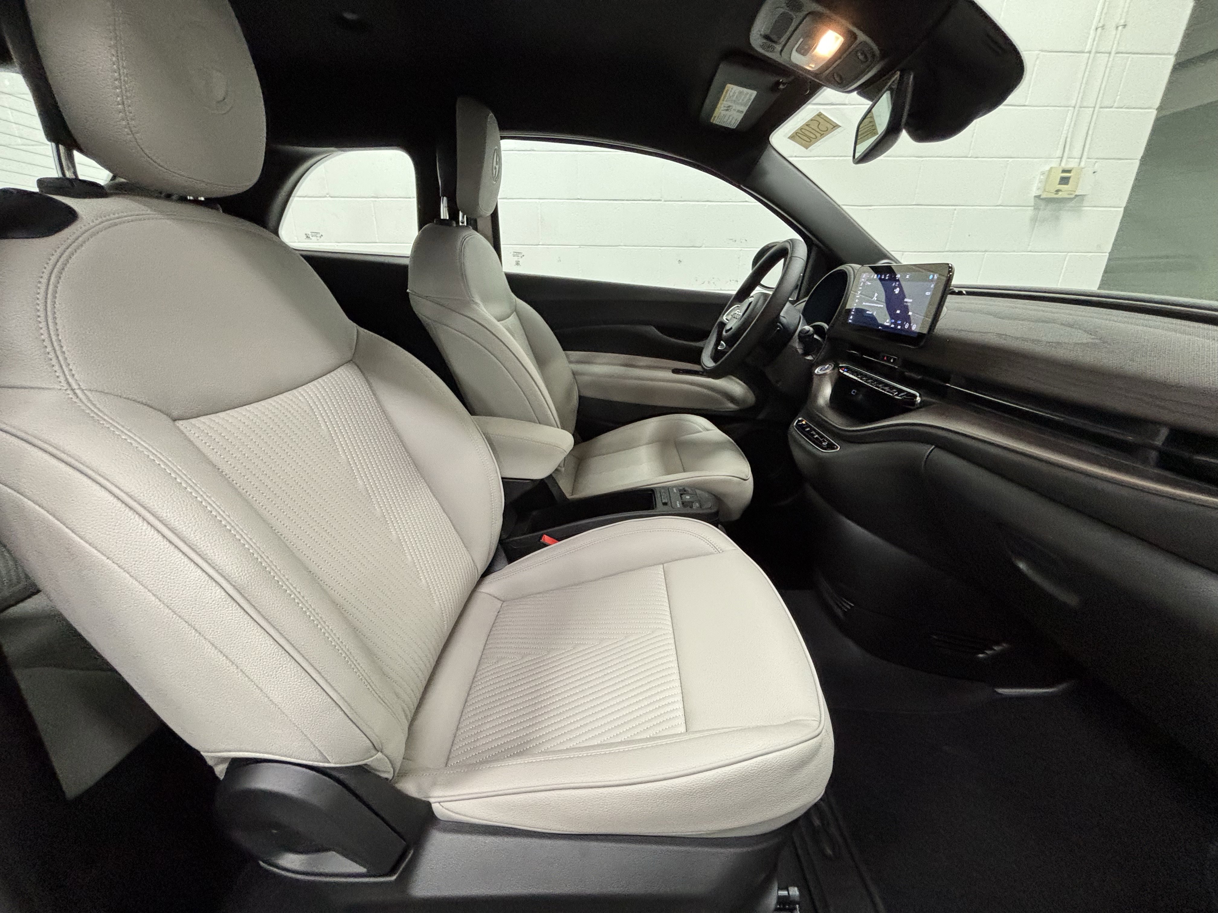 New 2025 FIAT 500 e image 4