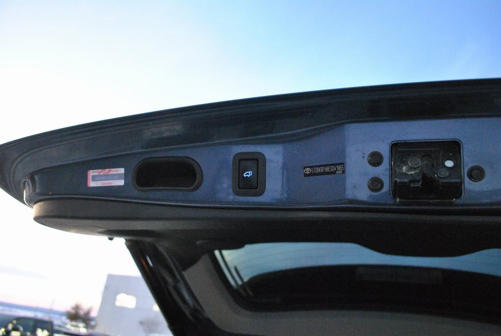 Used 2014 Toyota Highlander Limited image 10