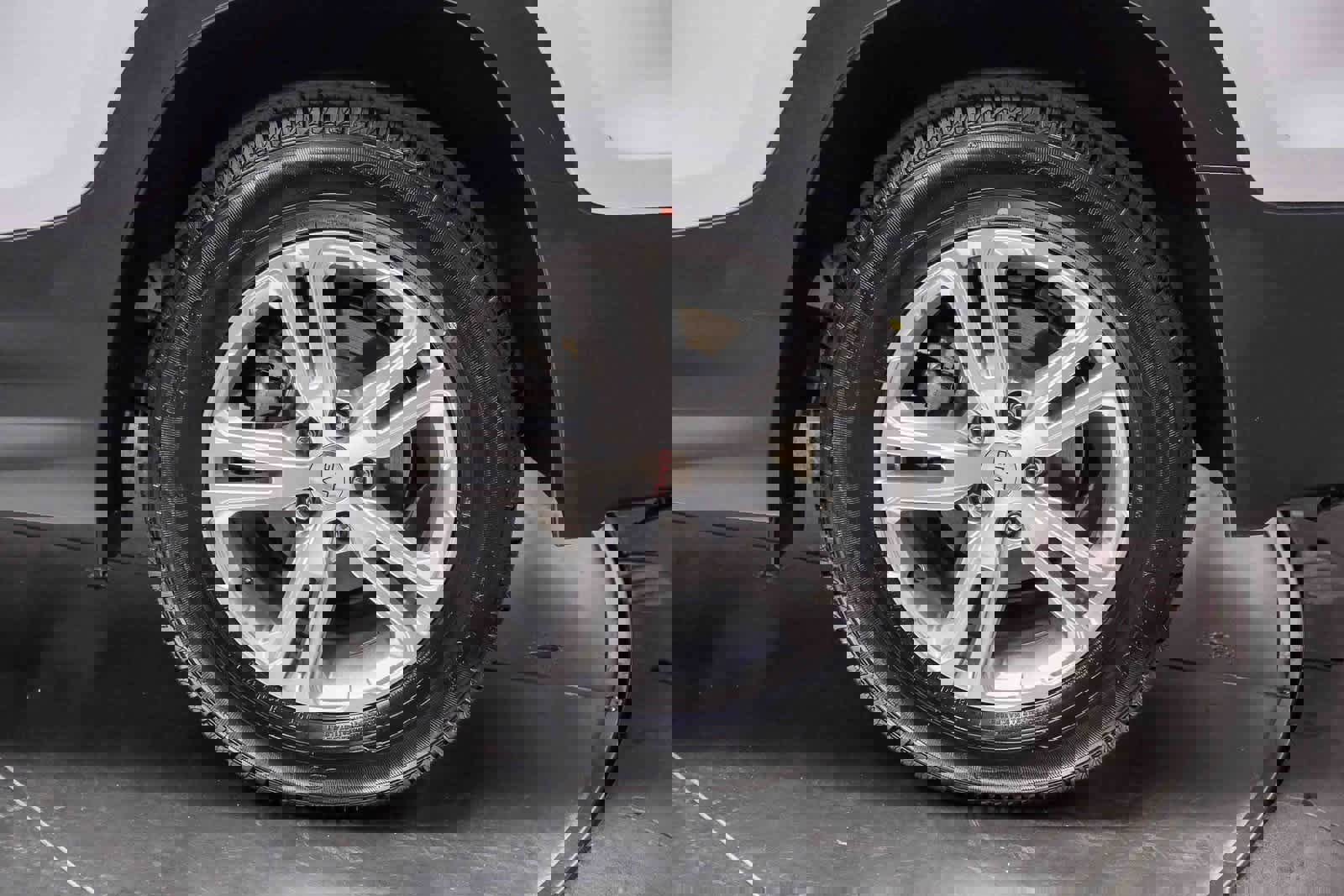 Used 2018 GMC Terrain SLE image 9