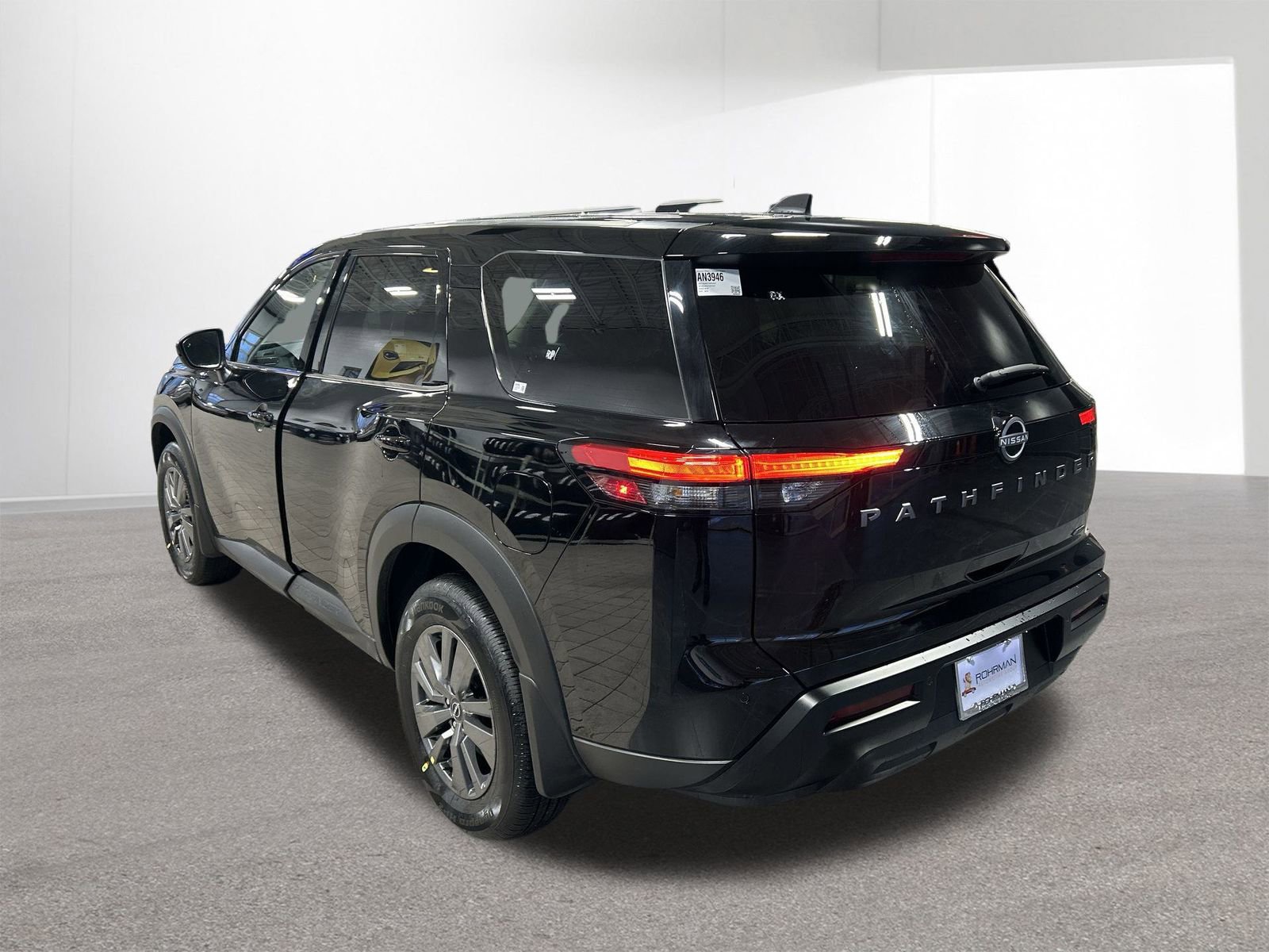 New 2026 Nissan Pathfinder S image 35