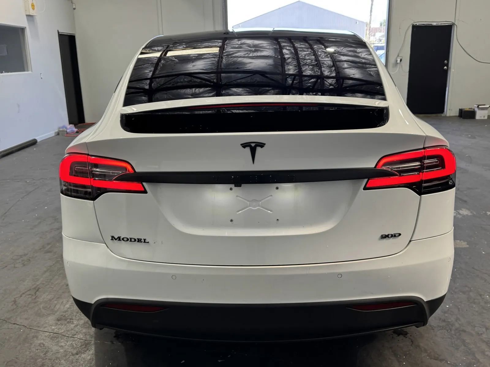 Used 2016 Tesla Model X 90D image 3