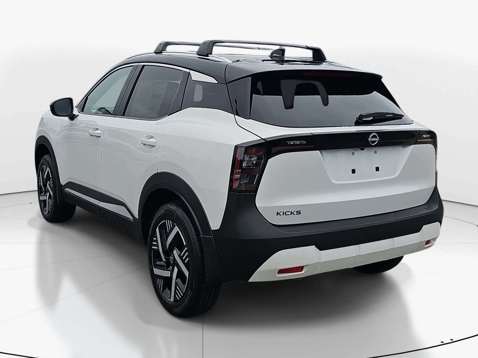New 2027 Nissan Kicks SV w/ SV Premium Package FWD image 8