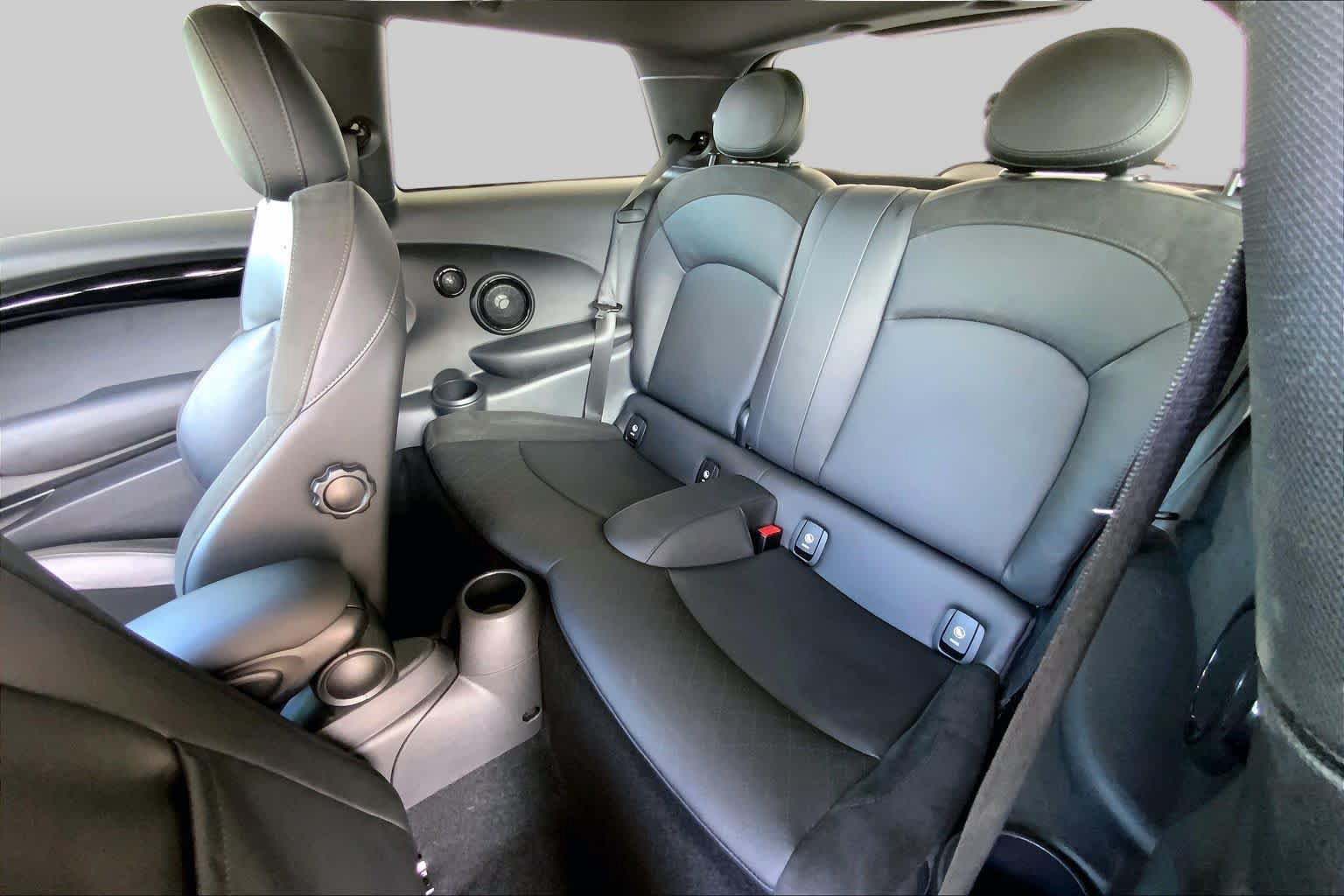 Used 2019 MINI Cooper S w/ Signature Upholstery Package FWD image 21