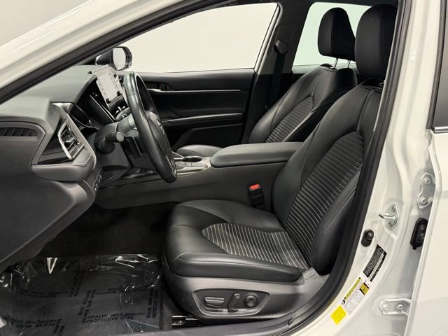Used 2023 Toyota Camry SE FWD image 14