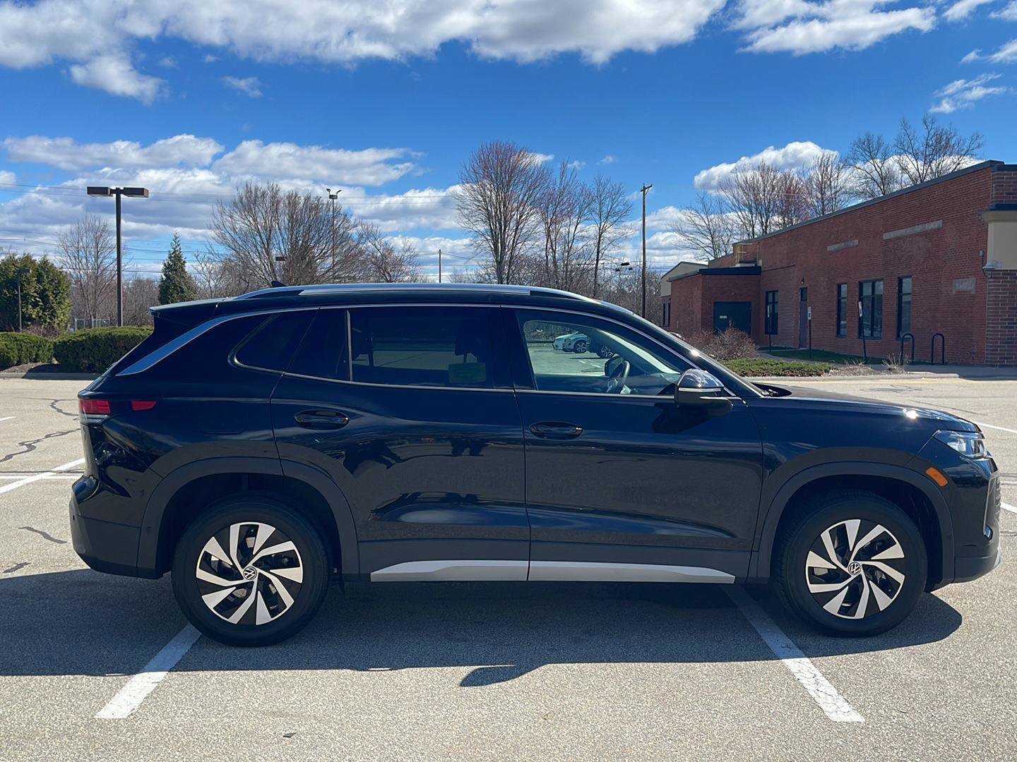 Used 2025 Volkswagen Tiguan S image 4