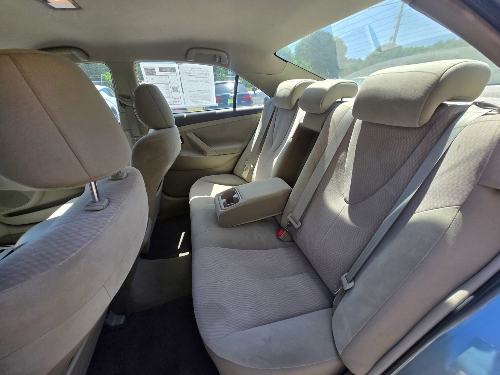 Used 2011 Toyota Camry LE image 8