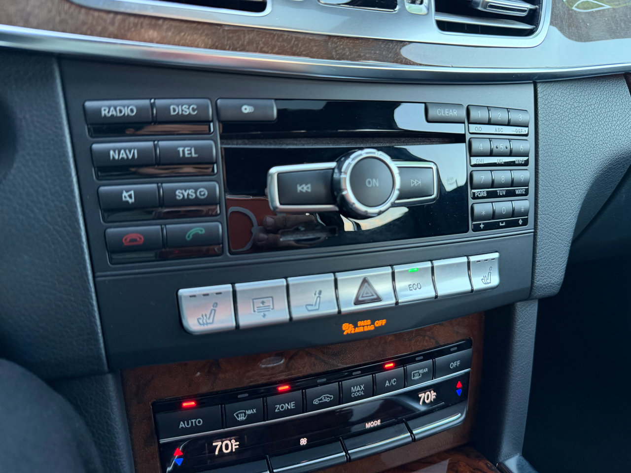 Used 2014 Mercedes-Benz E 350 4MATIC Sedan image 26