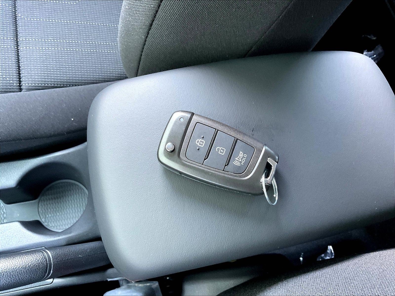New 2026 Hyundai Venue SE FWD image 22