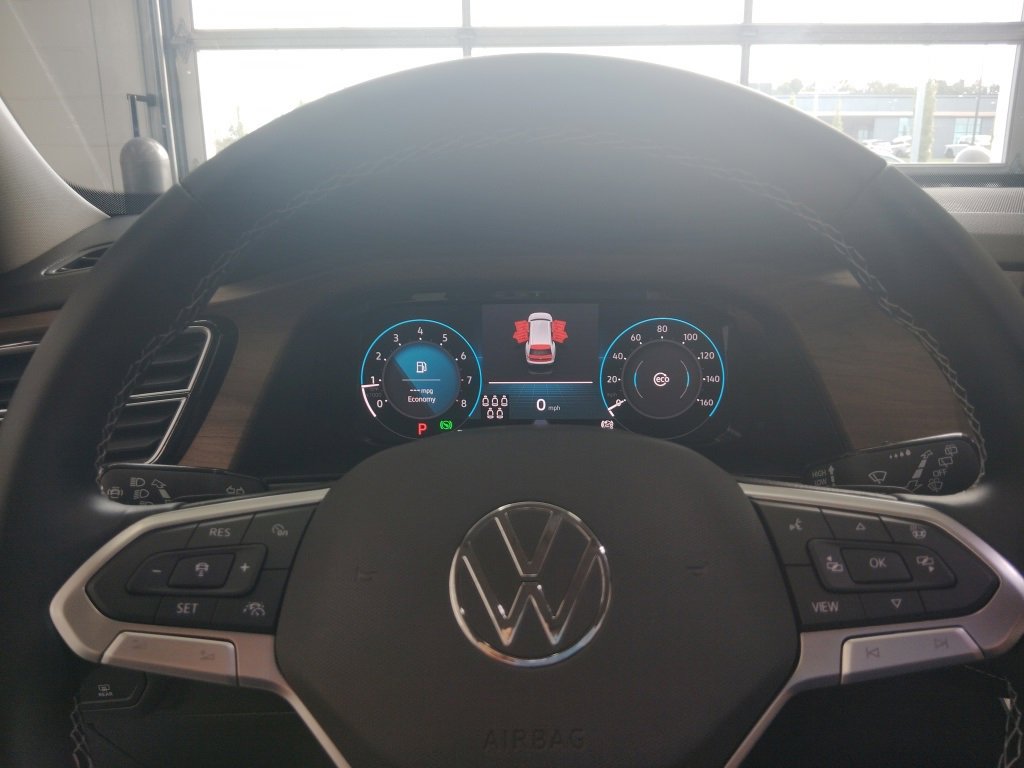 Certified 2025 Volkswagen Atlas SE image 13