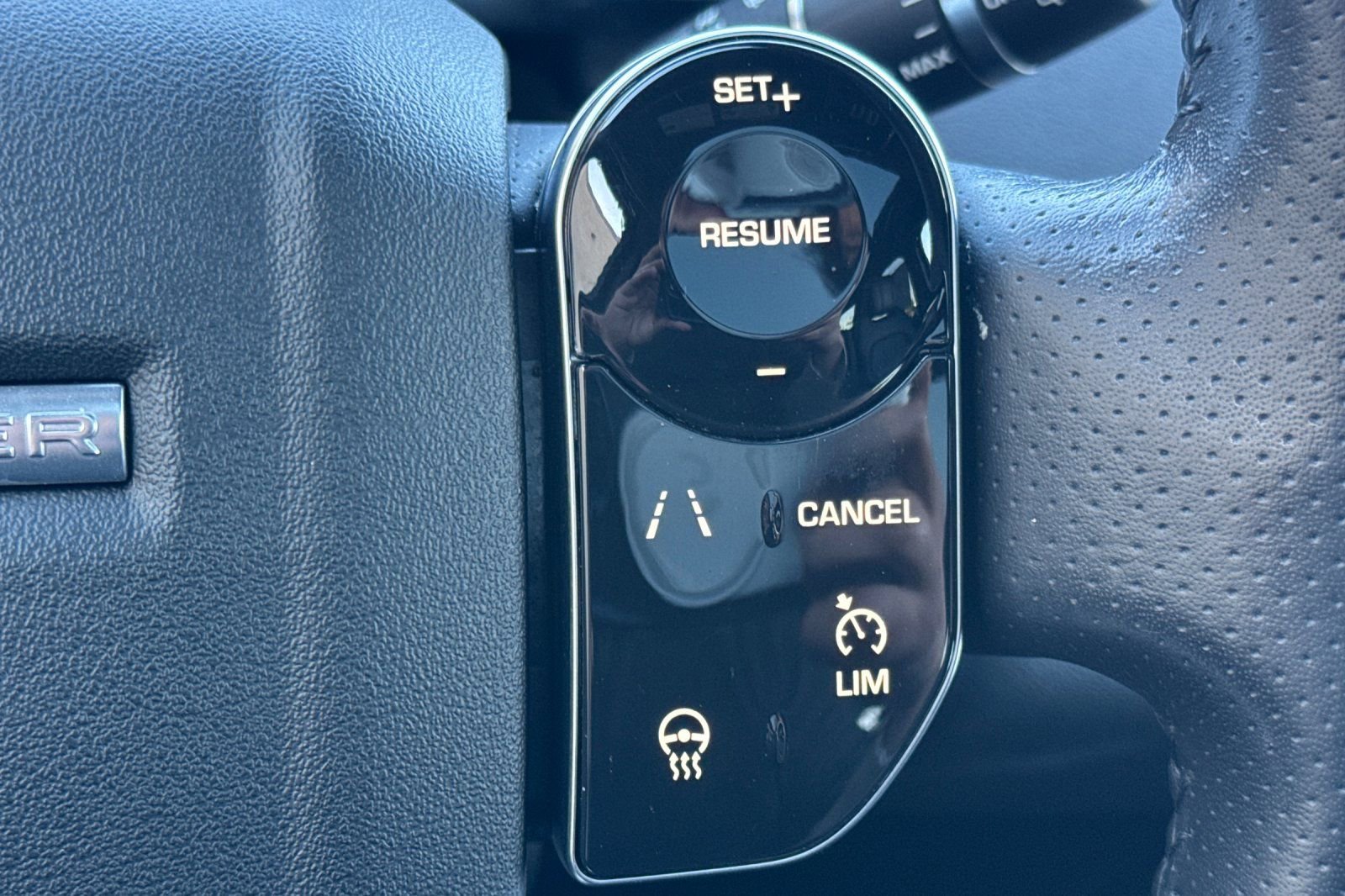 Used 2019 Land Rover Range Rover Sport HSE image 28