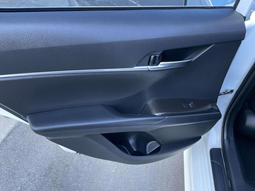 Used 2024 Toyota Camry SE image 21