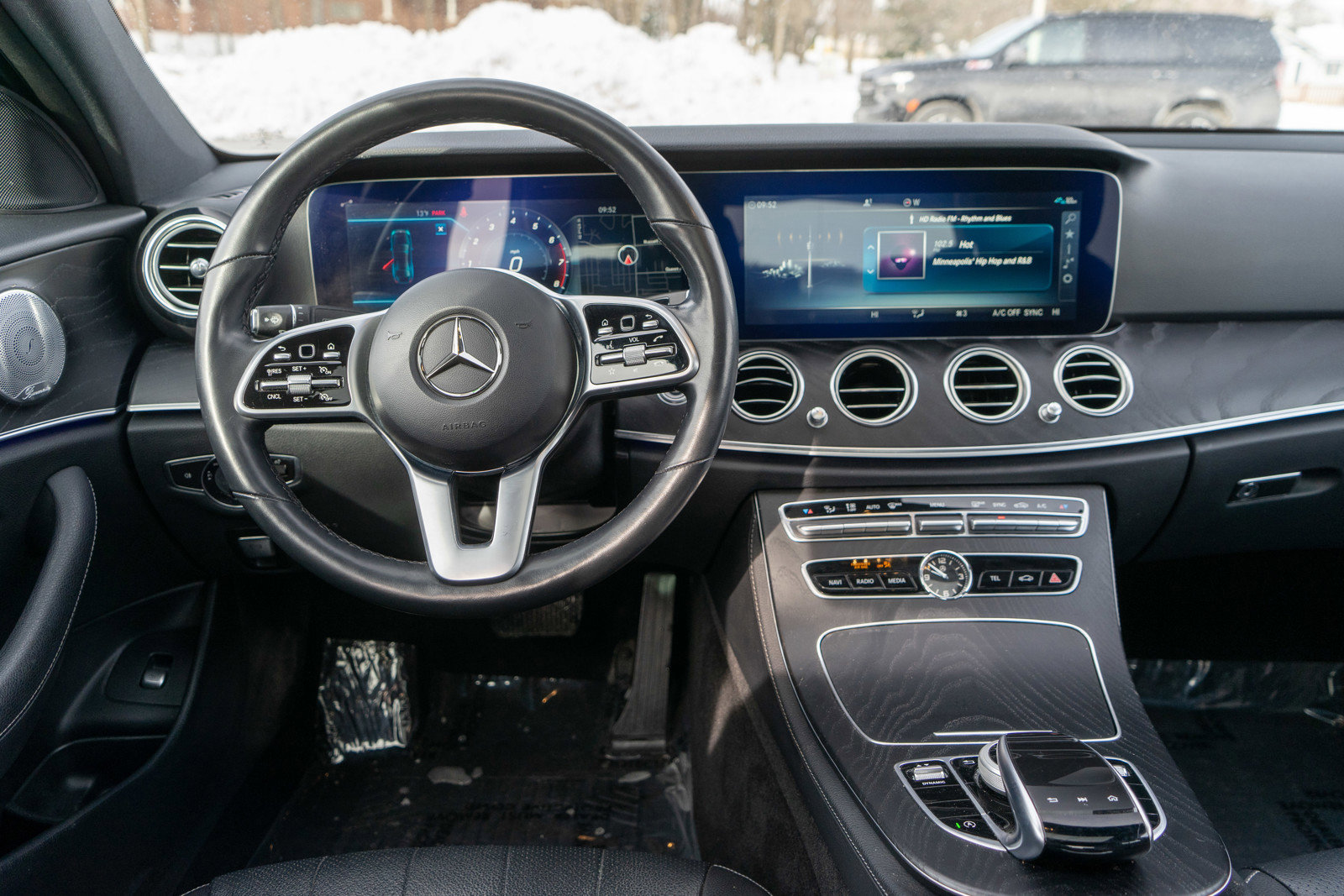 Used 2019 Mercedes-Benz E 300 4MATIC image 14
