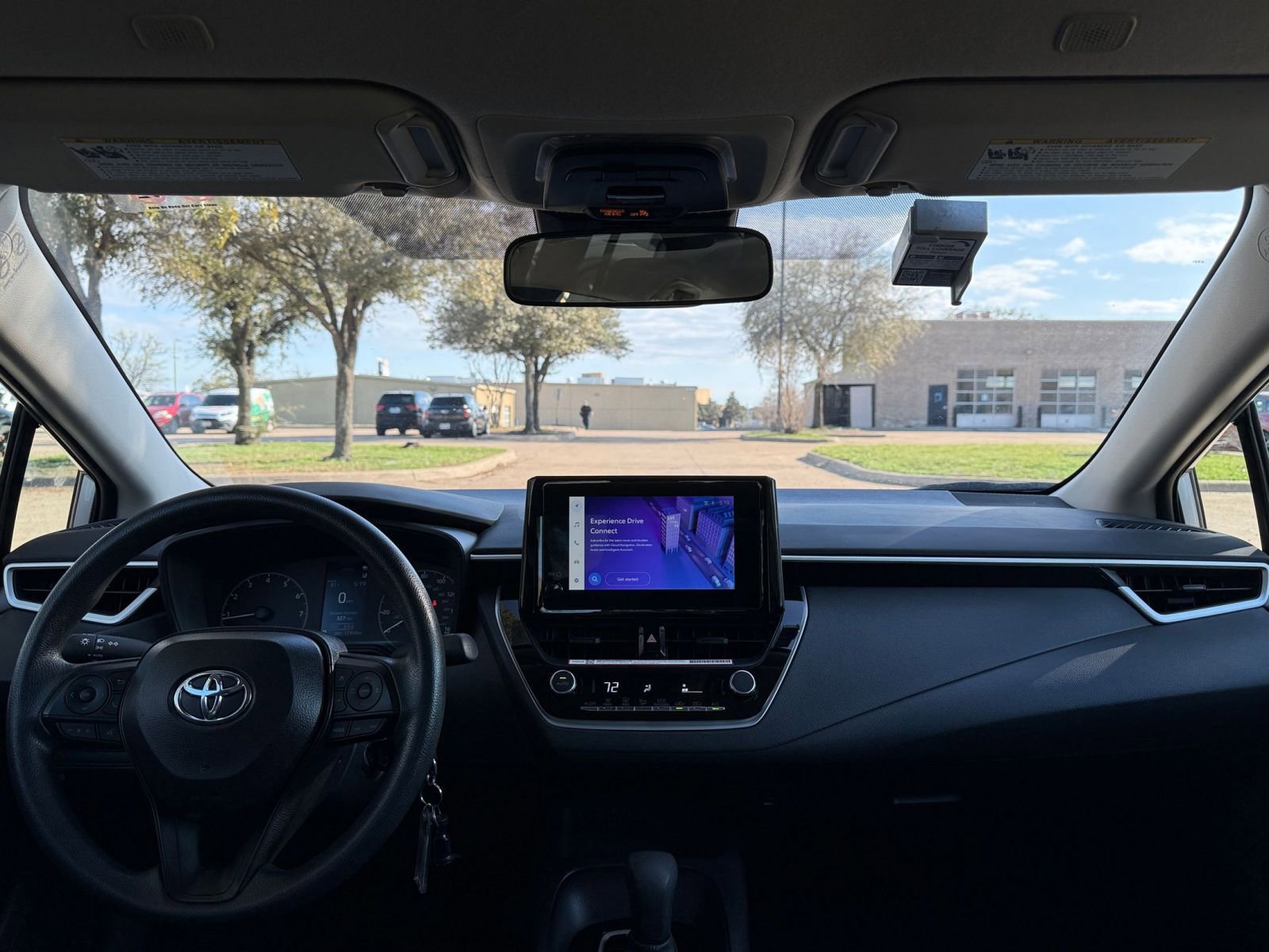 Used 2025 Toyota Corolla LE image 33