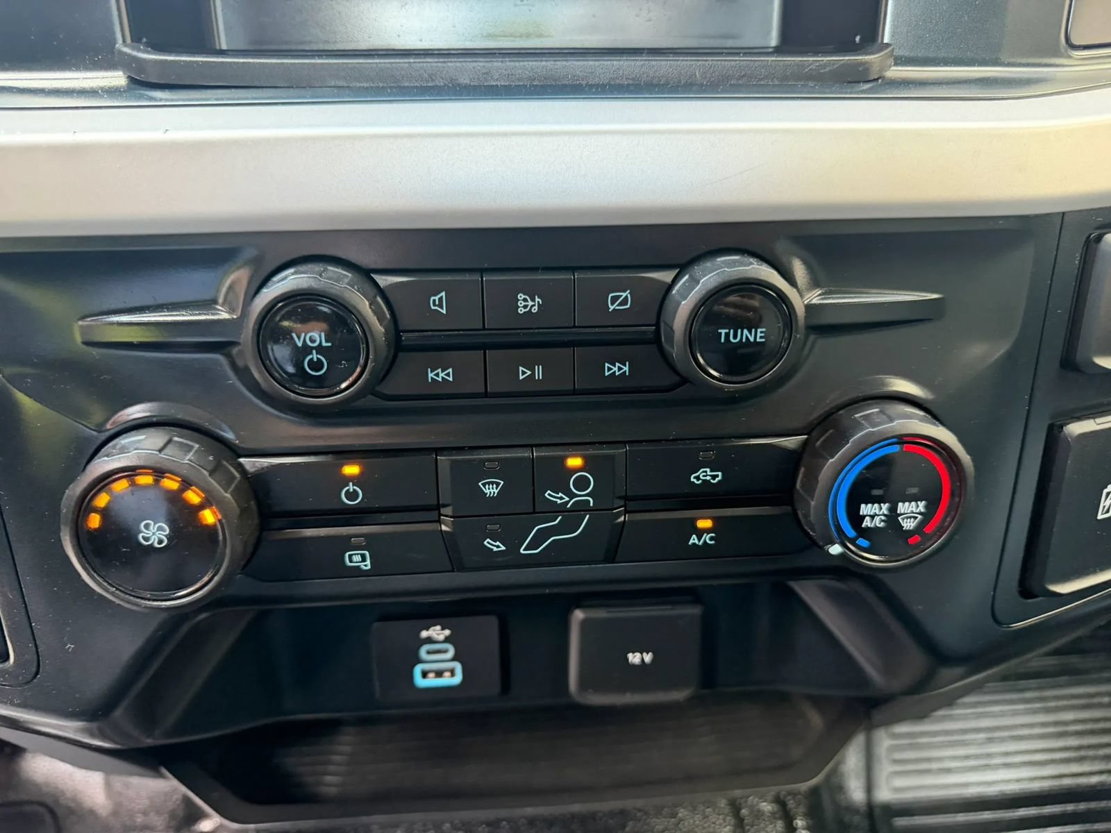 Used 2023 Ford F250 XL w/ 360-Degree Camera Package AWD/4WD image 23