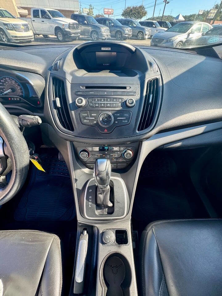 Used 2017 Ford C-MAX Energi SE w/ Equipment Group 402A image 16