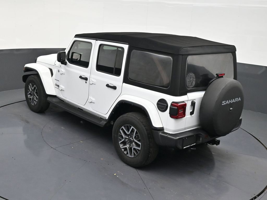 Used 2024 Jeep Wrangler Sahara image 14