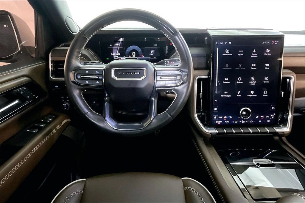 Used 2025 GMC Yukon Denali Ultimate AWD/4WD image 6