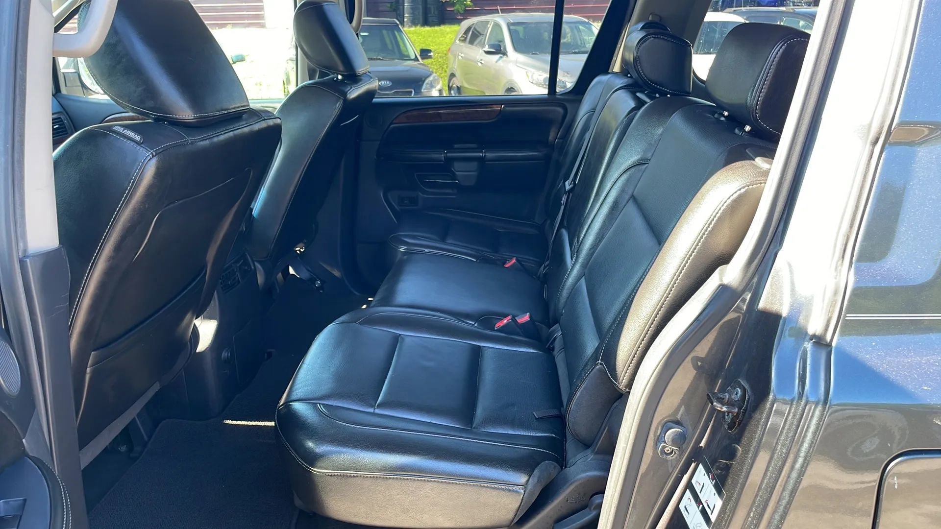 Used 2011 Nissan Armada SL image 3