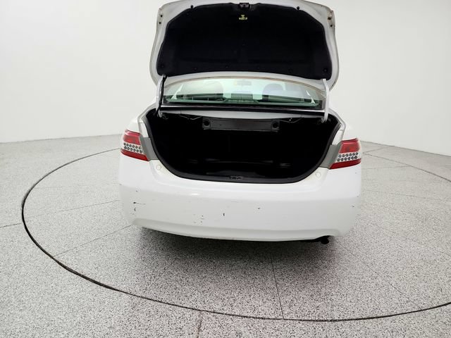 Used 2011 Toyota Camry LE FWD image 19