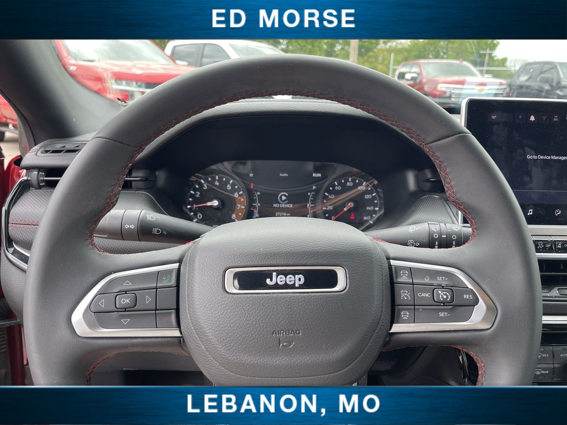 Used 2025 Jeep Compass Trailhawk AWD/4WD image 12